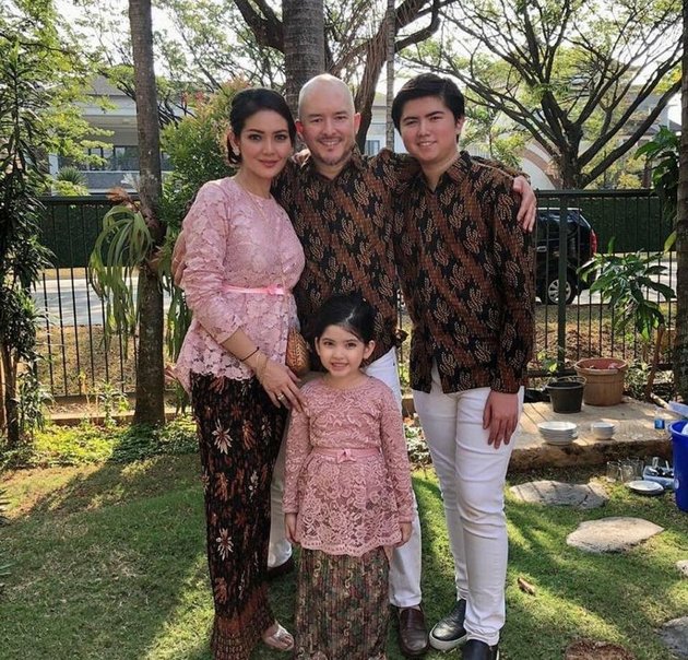 10 Photos of Alex Tian, Former Husband of Olla Ramlan, Happy with His Wife and 2 Beautiful Daughters