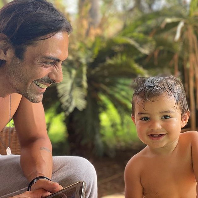 10 Photos of Arik Rampal, Arjun Rampal's Son, Recently Revealed to the Public, Handsome and Very Cute!