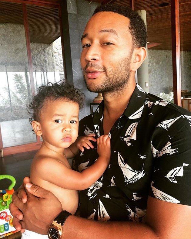 10 Photos That Prove John Legend is a Hot Daddy Worthy of Being the Sexiest Man in the World 2019