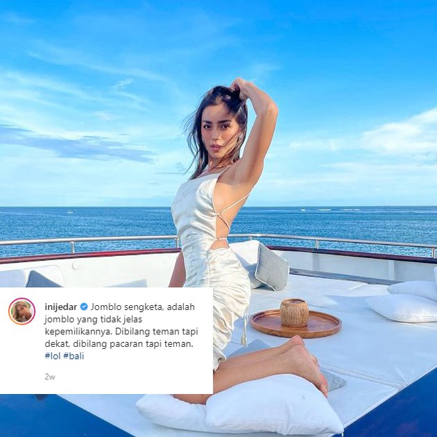 10 Funny Photos of Jessica Iskandar with Captions Containing Love Rants and Boyfriend Troubles