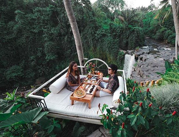 10 Sweet Moments Photos of Aurel - Atta Halilintar in Bali, Romantic like Honeymooners