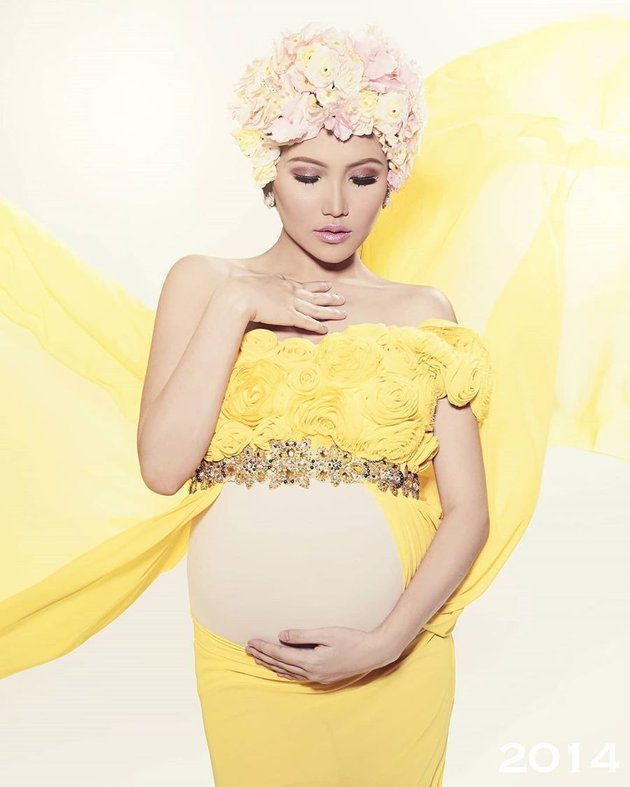 10 Cool Photos of Ayu Ting Ting Captured by Rio Motret, Since She Was Still a Teenager Until She Became a Young Mother