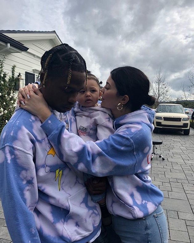 10 Intimate Photos of Travis Scott that Kylie Jenner Hasn't Deleted from Instagram