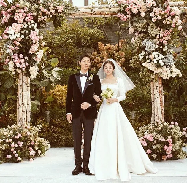 song song couple menikah