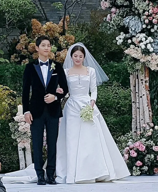 song song couple menikah