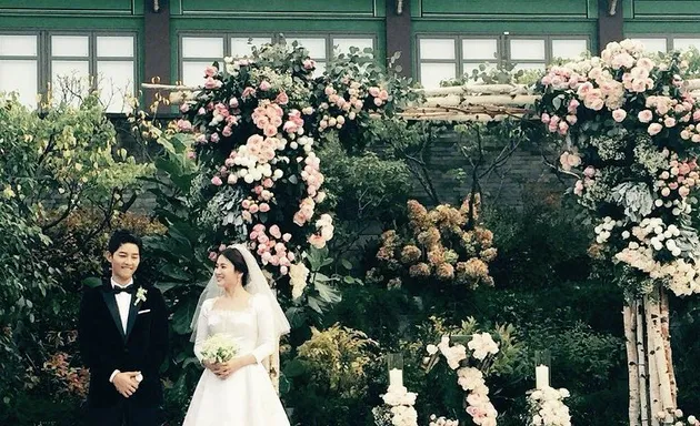 song song couple menikah