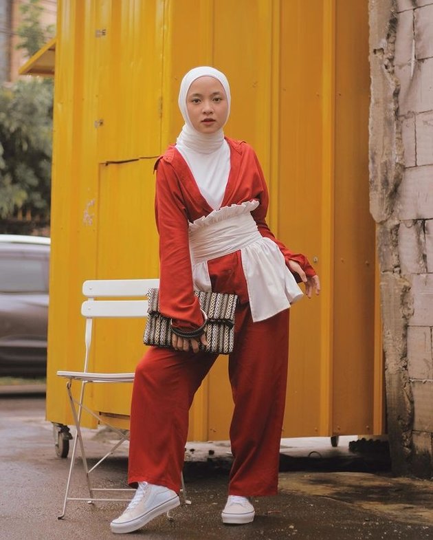 10 OOTD Photos of Nissa Sabyan Showcasing Modern Hijab Fashion, the Viral Figure Accused of Being the Third Person