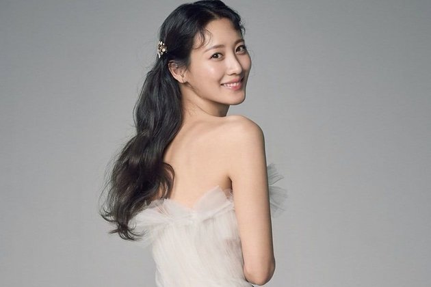 10 Photos of Claudia Kim's Wedding, Beautiful Korean Actress Star of 'FANTASTIC BEAST 2'