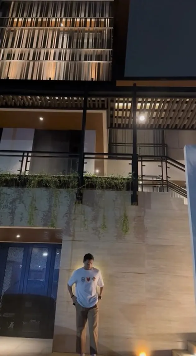 10 Foto Rumah Jonatan Christie