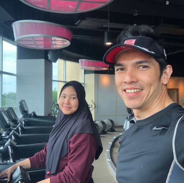 10 Photos of Sharla, Adrian Maulana's Eldest Daughter who is now Beautiful in Hijab