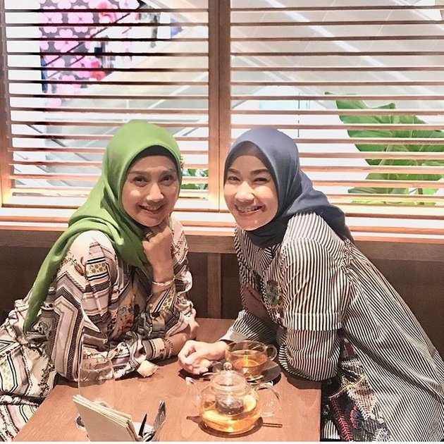 10 Latest Photos of Desy Ratnasari, Now a Member of Parliament and Still Looking Young at 46 Years Old
