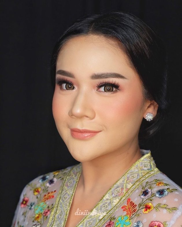 10 Latest Photos of Fitri Ayu, the Actress 'Desi' in the Soap Opera Inayah, Now a Beautiful and Happy Hot Mom