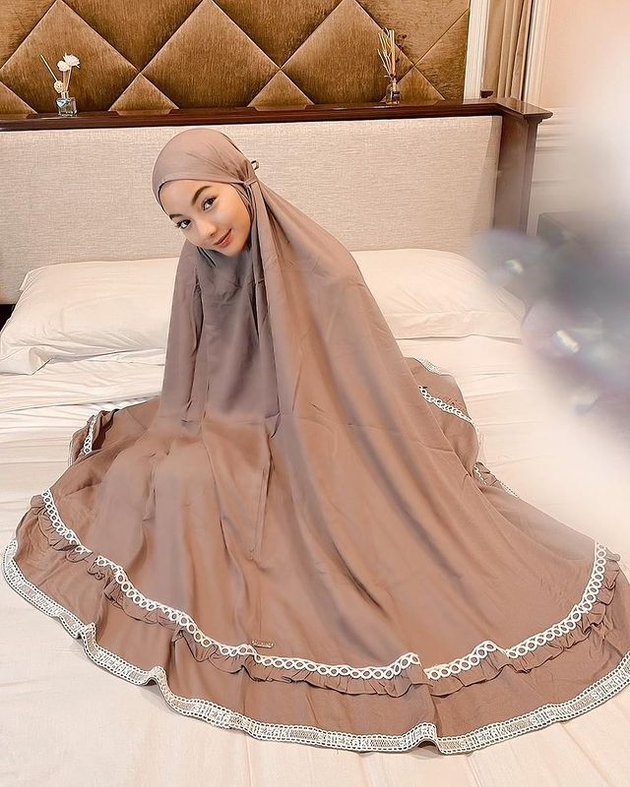 10 Latest Photos of Glenca Chysara that Grab Attention, Her Face Resembles Poppy Bunga When Wearing Hijab