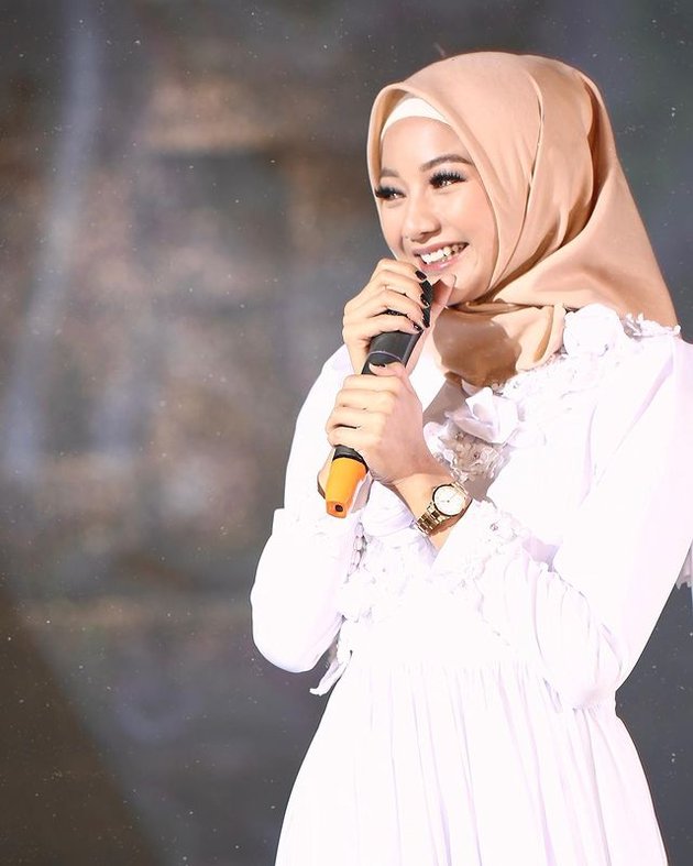 10 Latest Photos of Glenca Chysara that Grab Attention, Her Face Resembles Poppy Bunga When Wearing Hijab