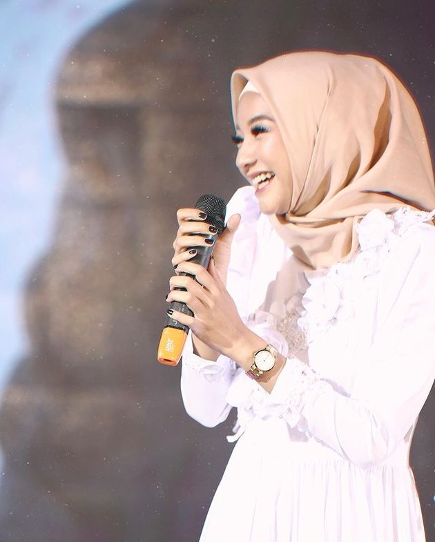 10 Latest Photos of Glenca Chysara that Grab Attention, Her Face Resembles Poppy Bunga When Wearing Hijab