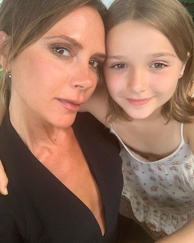 10 Latest Photos of Harper Beckham, Getting More Beautiful at the Age of 8, Adorable!
