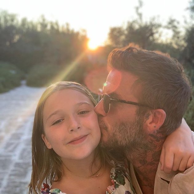 10 Latest Photos of Harper Beckham, Getting More Beautiful at the Age of 8, Adorable!