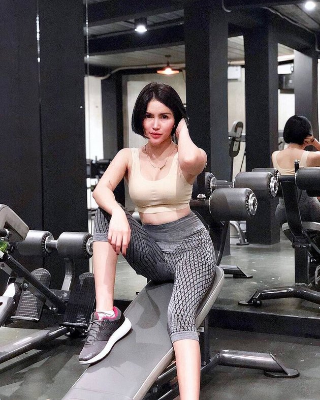 10 Latest Photos of Intan Hardja, Showing off Hot Body after Removing Hijab