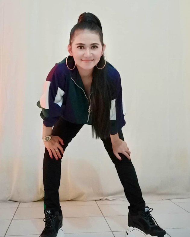 10 Photos of Tiara Marleen, a Dangdut Singer who Confronted and Splashed Irma Dharmawangsa Because of Irfan Sbaztian