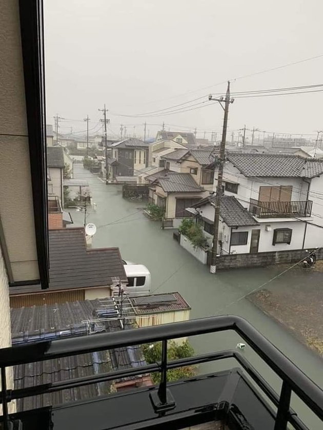 10 Viral Photos of Floods in Japan, Clear as Crystal Water with No Trash
