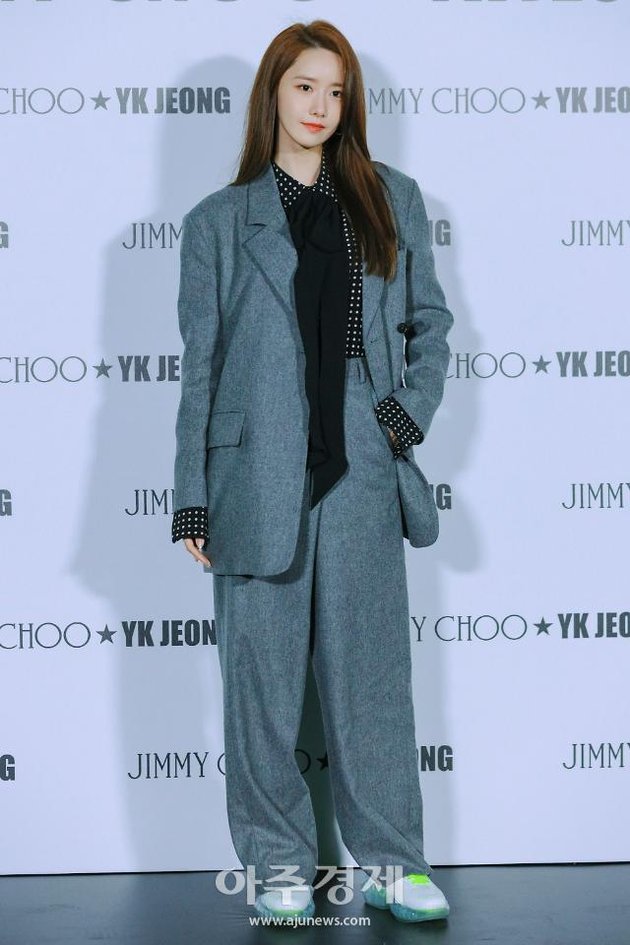 10 Photos of Yoona SNSD Looking Masculine in Suits, Equally Cool as the Oppas