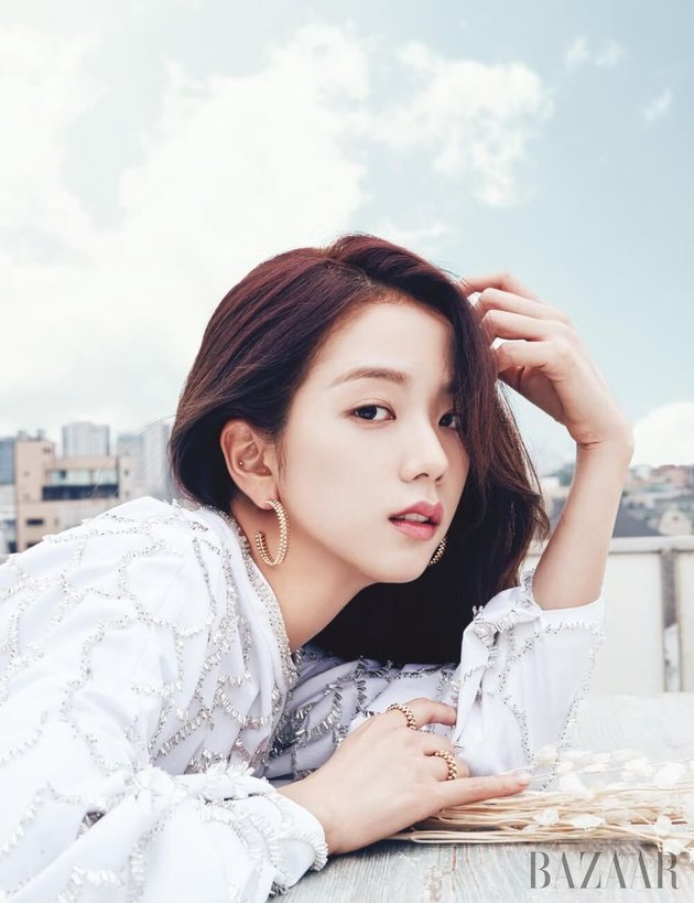 10 K-Pop Idols Whose Visuals Are Said to be More Suitable to be Actors & Actresses: Jisoo BLACKPINK - Jin BTS