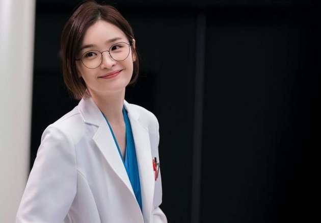 10 Most Searched Korean Drama Characters in July 2020: Yeo Da Kyung 'THE WORLD OF THE MARRIED' - Ko Moon Young 'IT'S OKAY TO NOT BE OKAY'