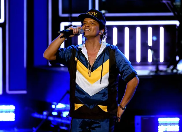 10 Lagu Hits Yang Pernah Di-cover Bruno Mars