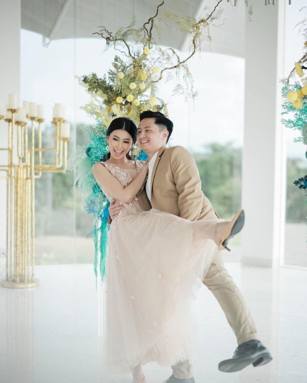 10 Sweet Moments of Natasha Mannuela's Engagement Procession, Beautiful Venue and Gorgeous Dress That Caught Attention