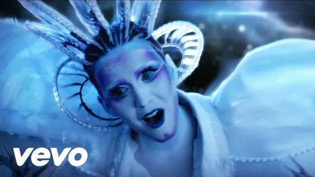 10 Music Video Bernuansa Futuristik