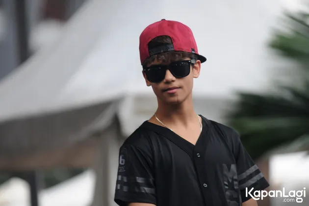 10 Penyanyi Yang Sempat Diidentikkan Dengan Justin Bieber