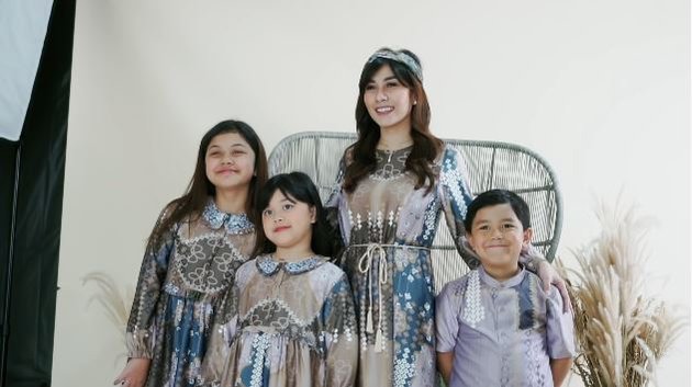 10 Raffi Ahmad Family Photoshoot Welcoming Ramadan, All Look Stunning in Muslim Outfits