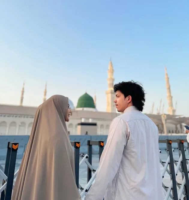 Haji Atta Halilintar dan Aurel Hermansyah