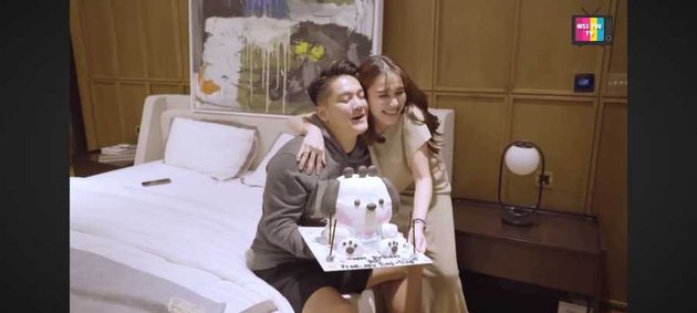 10 Photos of Ayu Ting Ting Surprising Boy William on His Birthday - Giving Special Gifts!