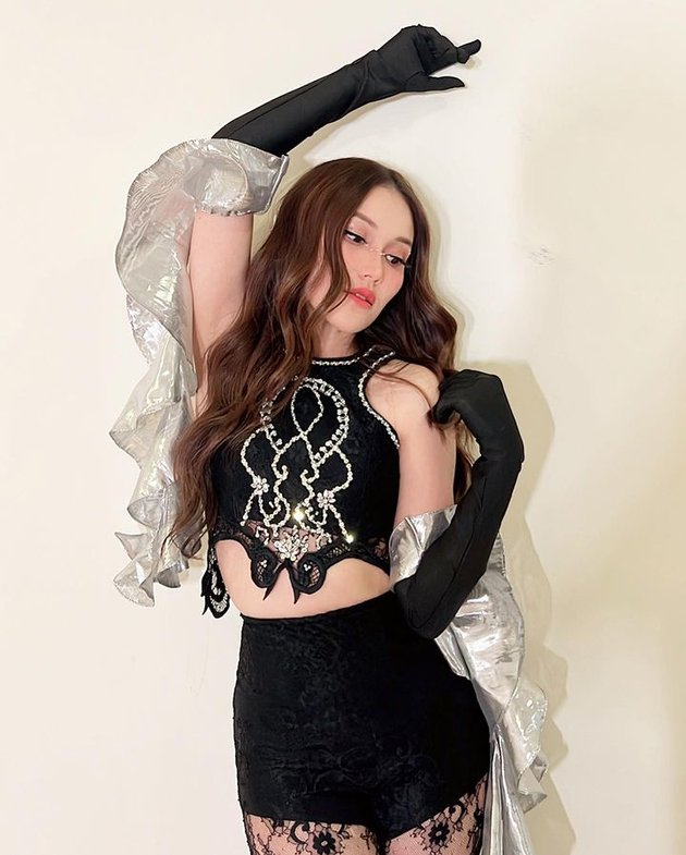 10 Photos of Ayu Ting Ting Grabbing Attention by Wearing Transparent Pants, Criticized by Vulgar Netizens - Better to Wear a Mini Skirt