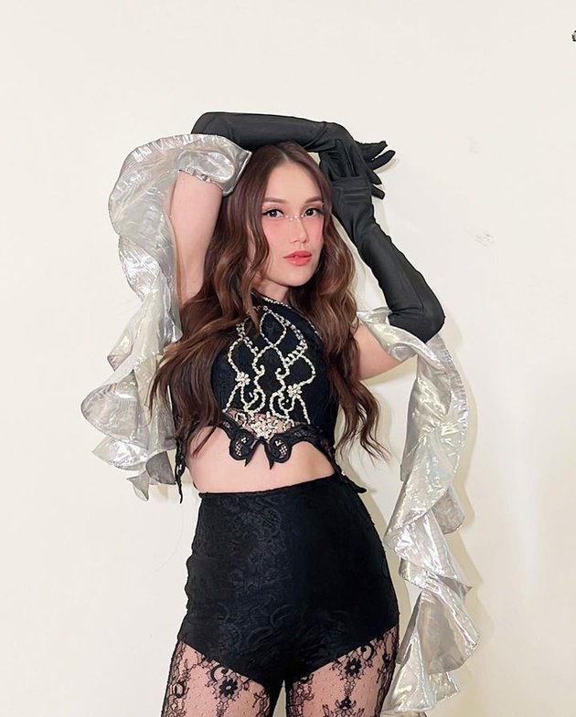 10 Photos of Ayu Ting Ting Grabbing Attention by Wearing Transparent Pants, Criticized by Vulgar Netizens - Better to Wear a Mini Skirt