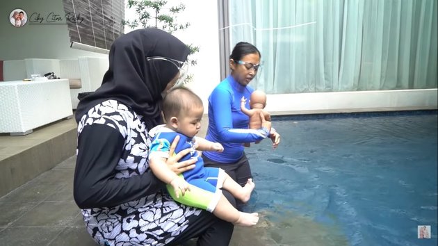 10 Portraits of Baby Athar, the Child of Citra Kirana and Rezky Aditya, Learning to Swim, Making You Feel Delighted