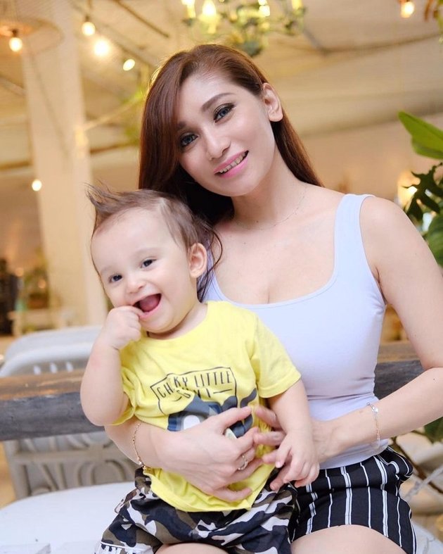 10 Portraits of Baby Sidney, Baby Margaretha's Cute and Adorable Caucasian Son