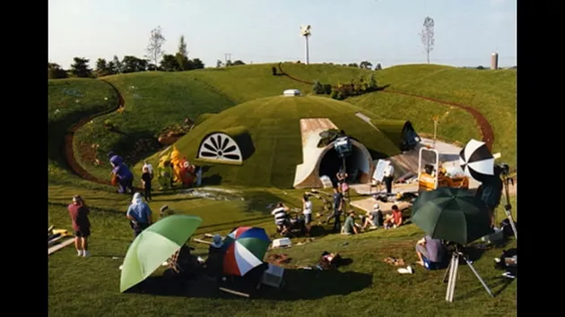 10 Behind The Scenes Photos Of Teletubbies Shooting Complete With 