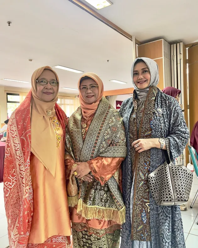 Bella Saphira Berhijab