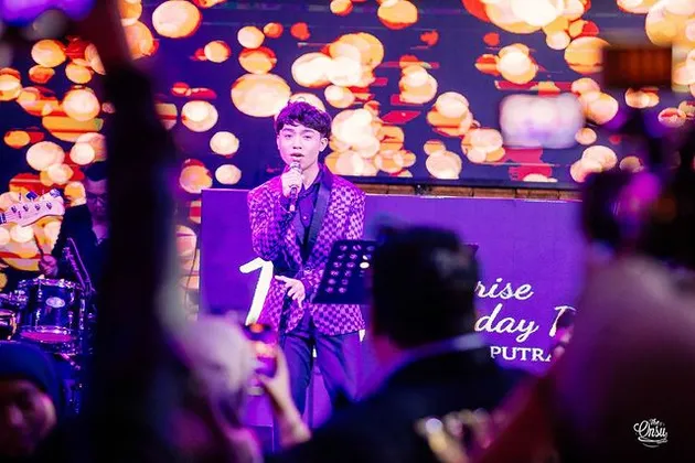 Betrand Peto Rayakan Ulang Tahun ke-18
