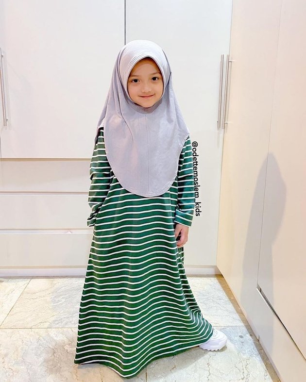 10 Beautiful Portraits of Celebrity Children in Hijab, Cute and Adorable