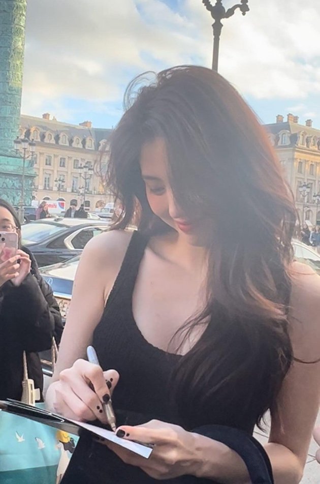 10 Beautiful Photos of Han So Hee Wearing a Transparent Dress at the Dior Event, Viral Biting Pen Cap While Distributing Autographs - Post-Event Nyeker