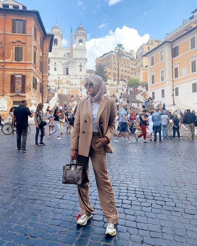 10 Beautiful Photos of Olla Ramlan During Her Vacation in Italy, Her Outfits are Elegant and Luxurious!
