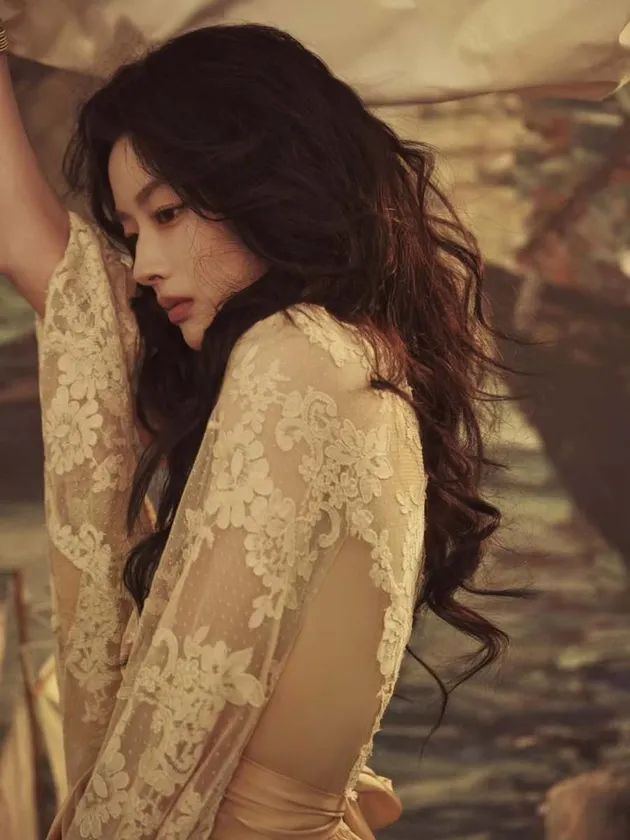 10 potret cantik xu ruo han terbaru