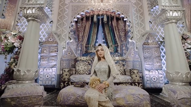 10 Portraits of the Details of Nikita Willy's Pre-wedding Ceremony and Bainai Night, Grand and Festive - Full of Tears of Joy