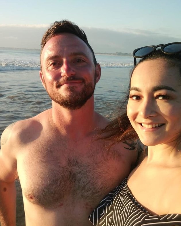 10 Portraits of Dewi Rezer and Ethan Alarmk, Her Canadian Boyfriend Who Have Been Together for 3 Years