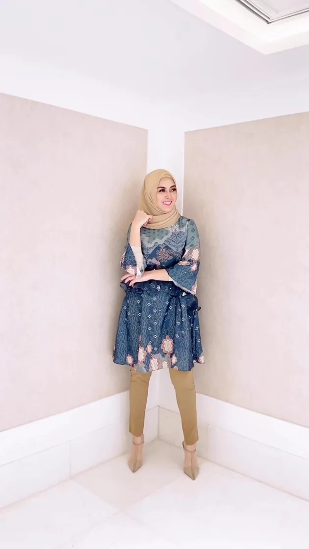 Dhena Devanka Pakai Hijab