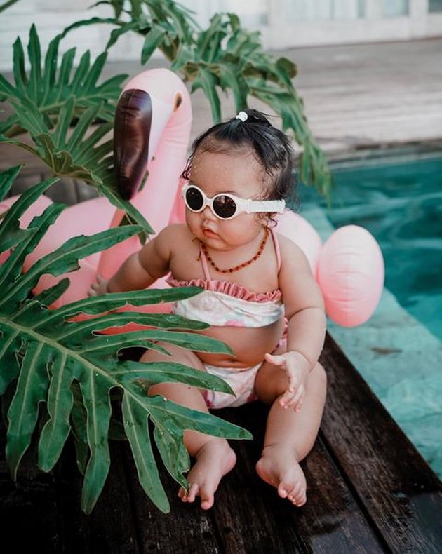 10 Adorable Photos of Baby Xarena, Siti Badriah and Krisjiana's Cute Daughter, Referred to as the Playful Mother when Wearing 'Forbidden Clothes'