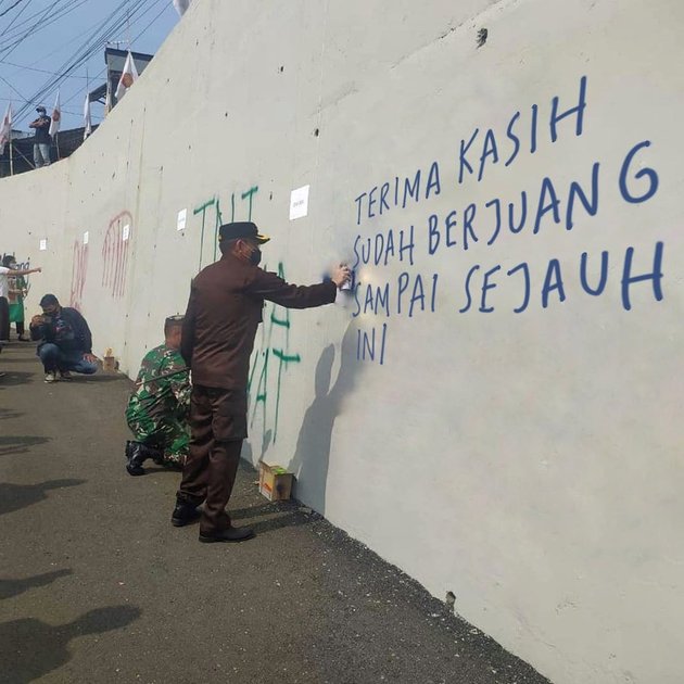 10 Portraits of Kedungkandang Bridge Graffiti in Malang Used as Meme Material, Full of Sobat Ambyar's Confessions